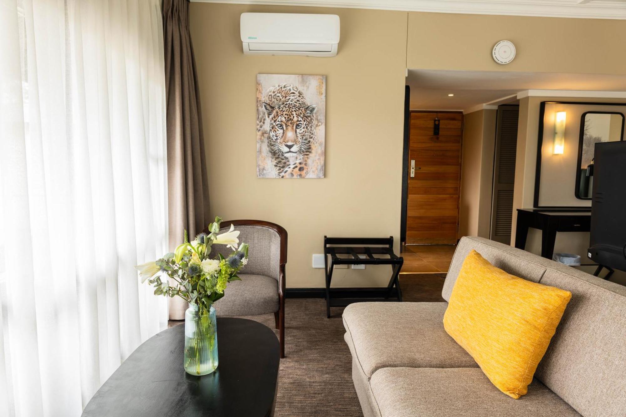 Premier Hotel The Winkler ไวท์ริเวอร์ ภายนอก รูปภาพ